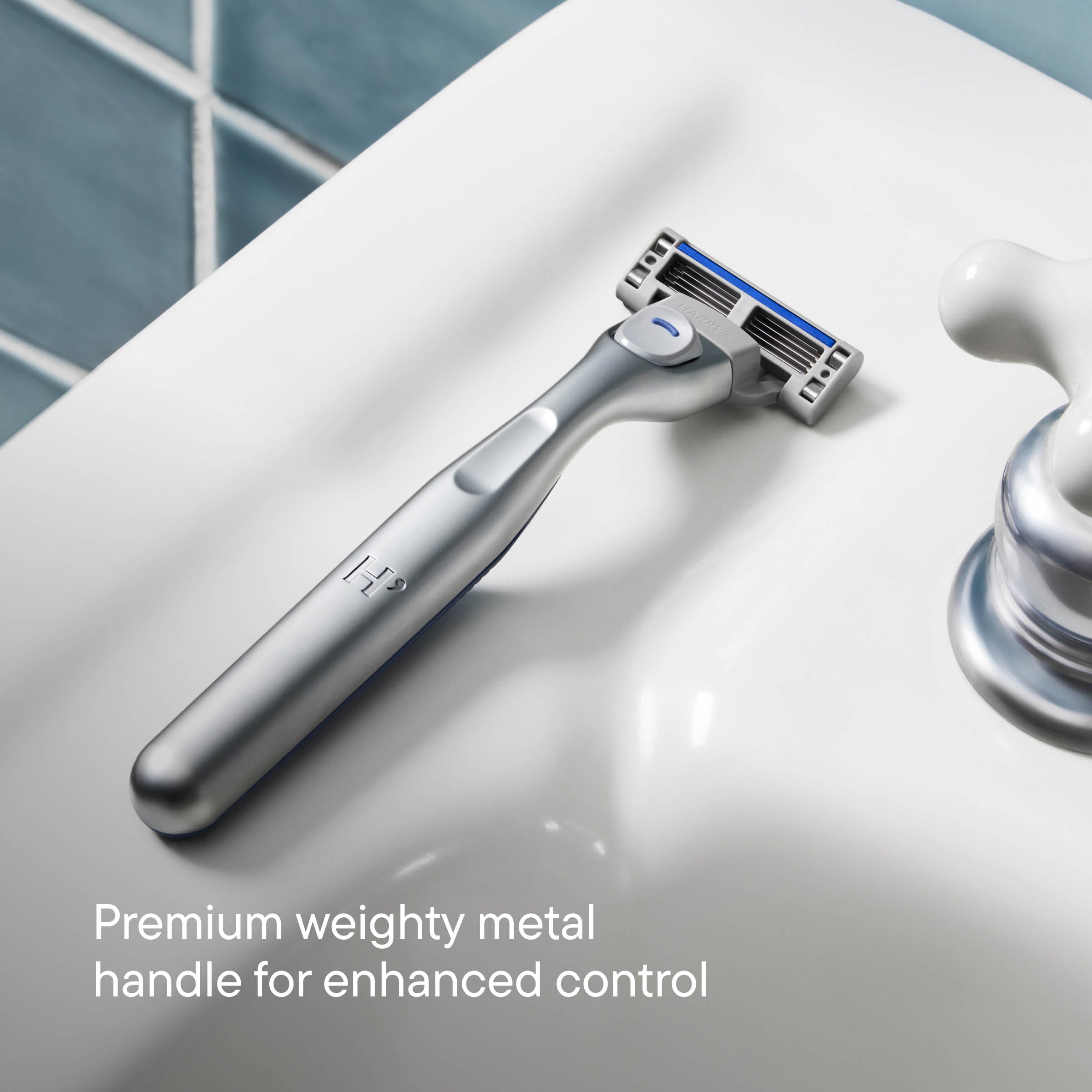Harry's Plus Shave Set - Sharp Shaving Razor